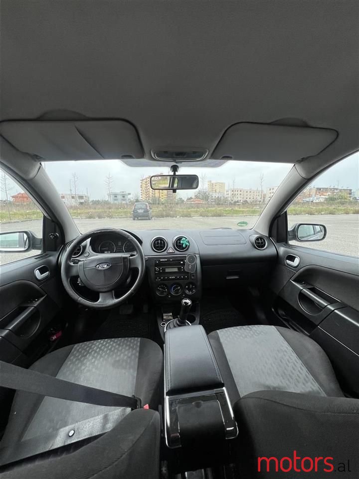 2004' Ford Fiesta photo #3