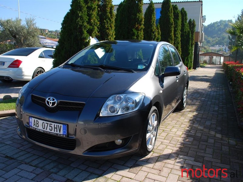 2007' Toyota Auris photo #1