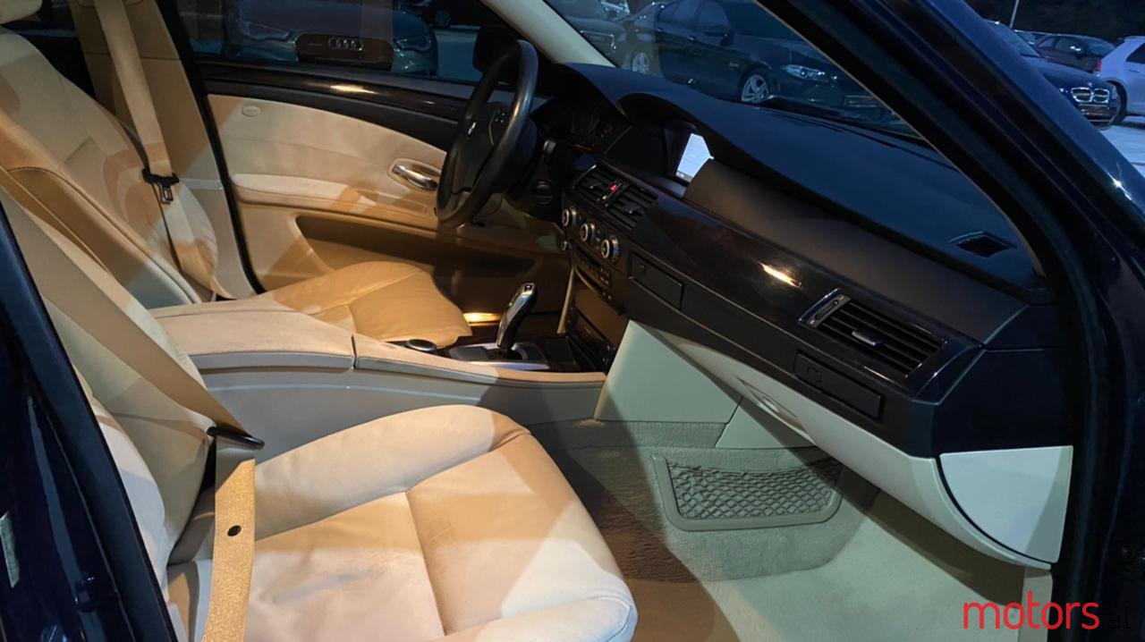 2009' BMW 528 photo #5