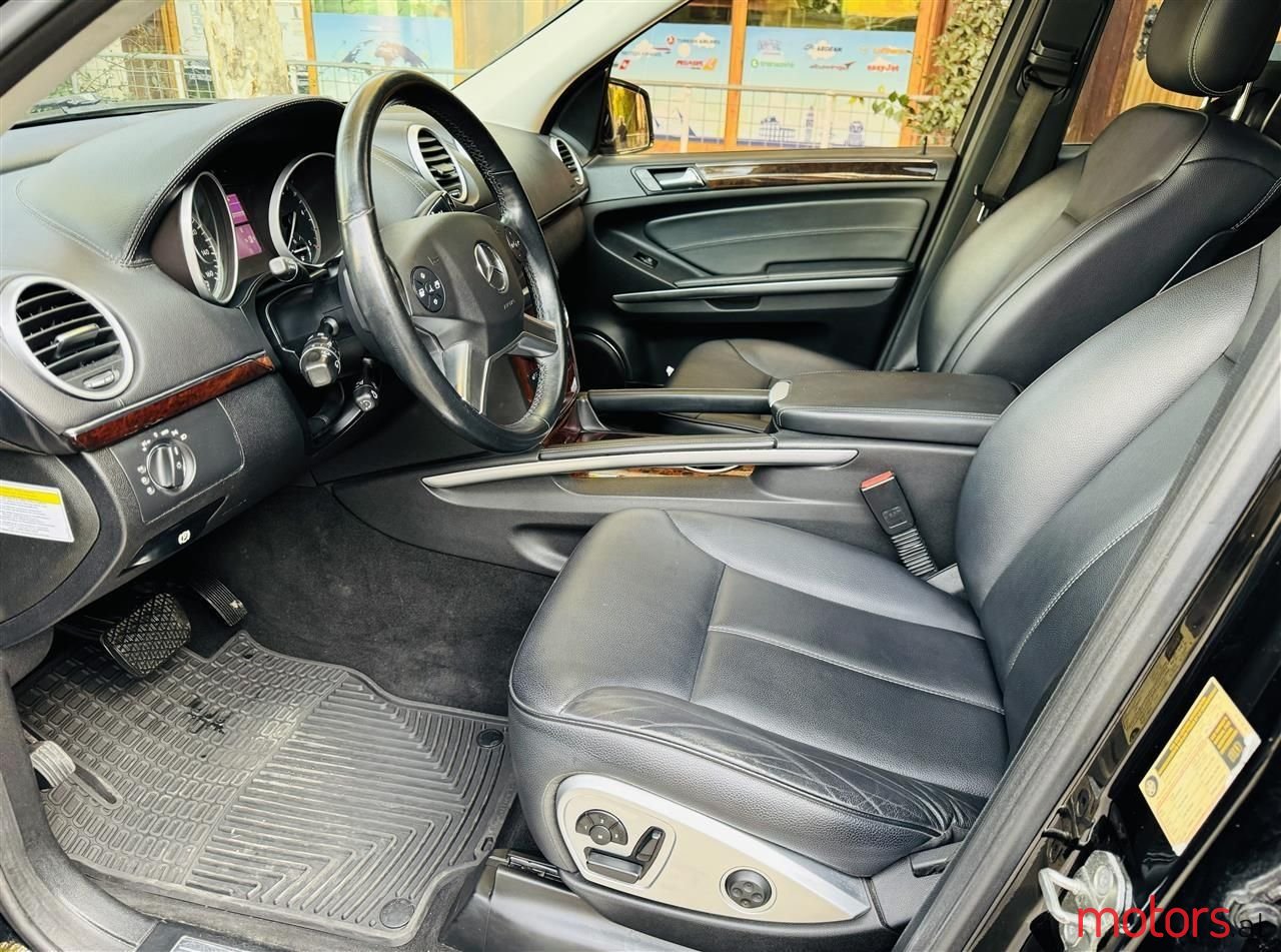 2011' Mercedes-Benz GL 350 photo #6