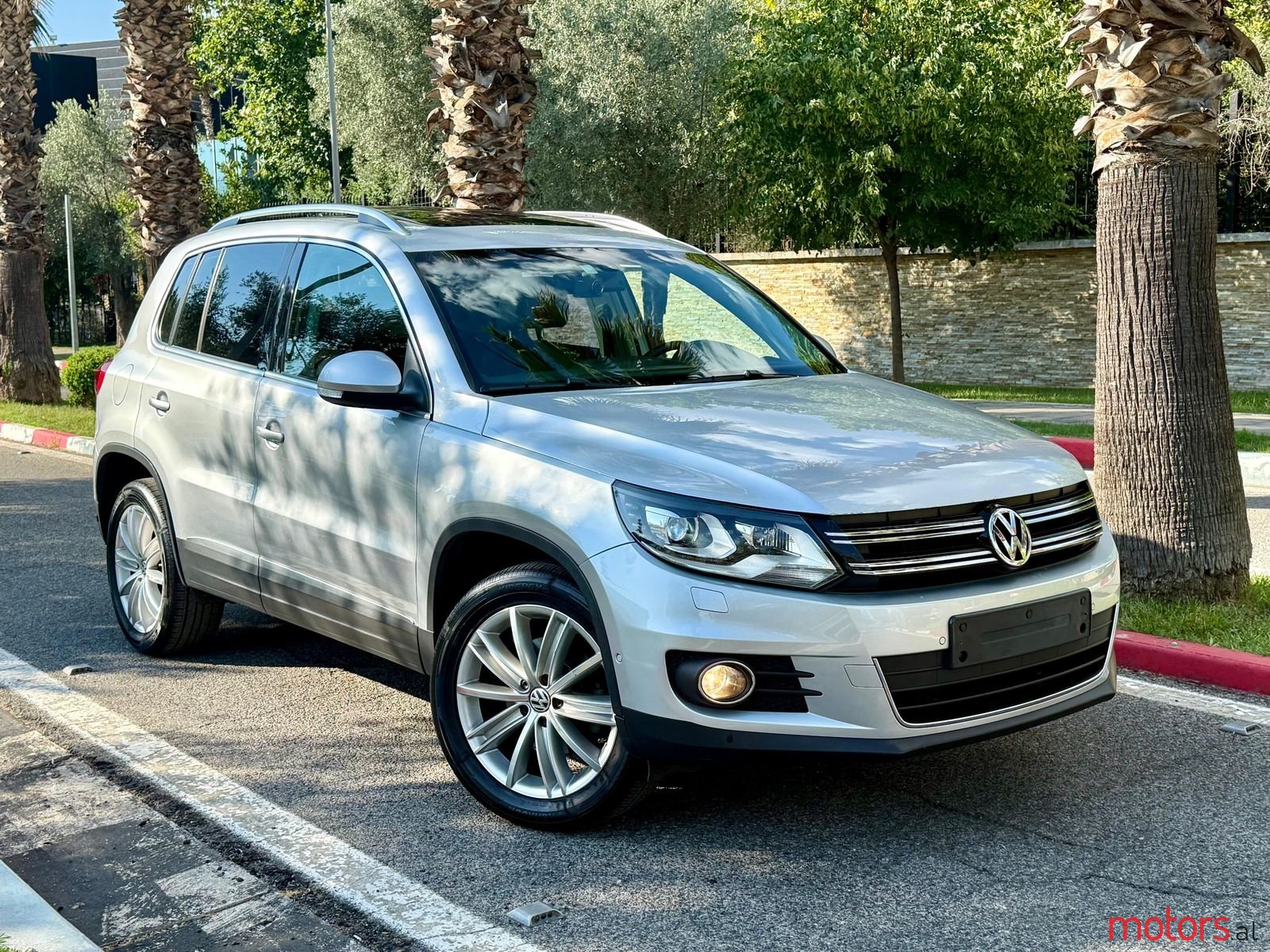 2014' Volkswagen Tiguan photo #4
