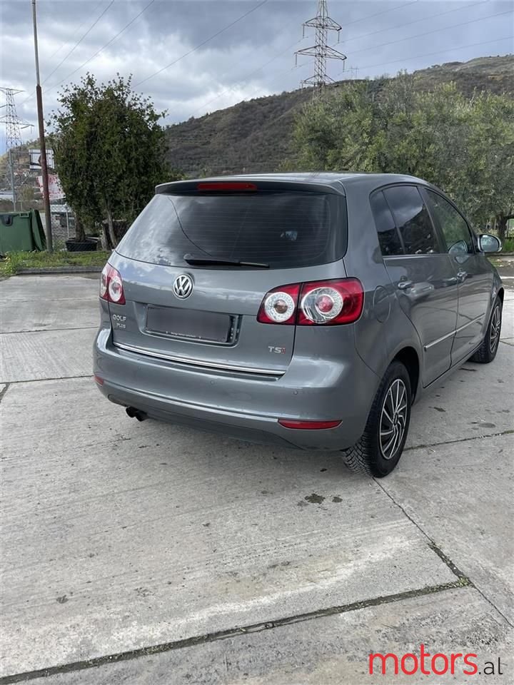 2010' Volkswagen Golf Plus photo #1