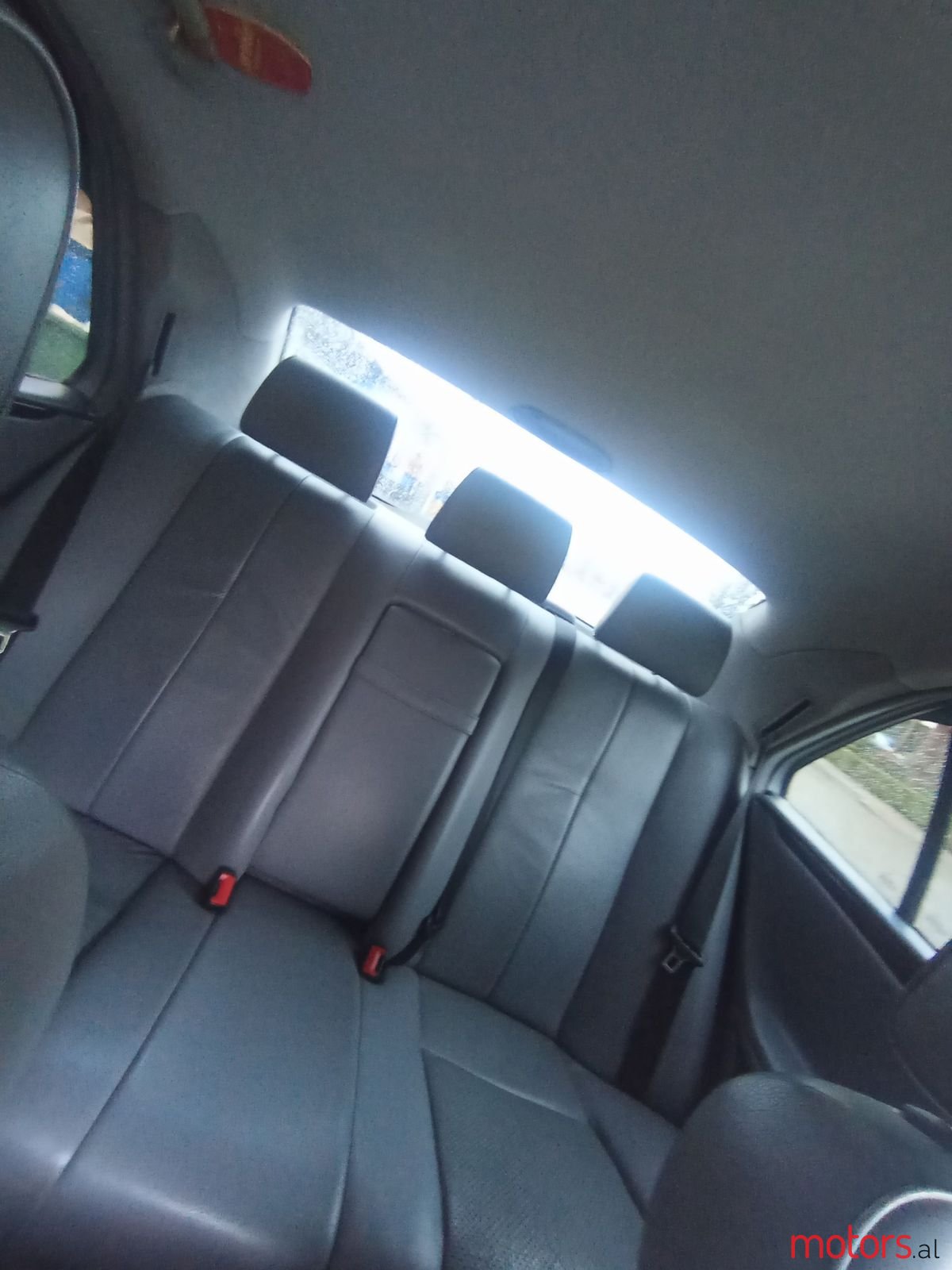 2001' Mercedes-Benz 220 photo #3