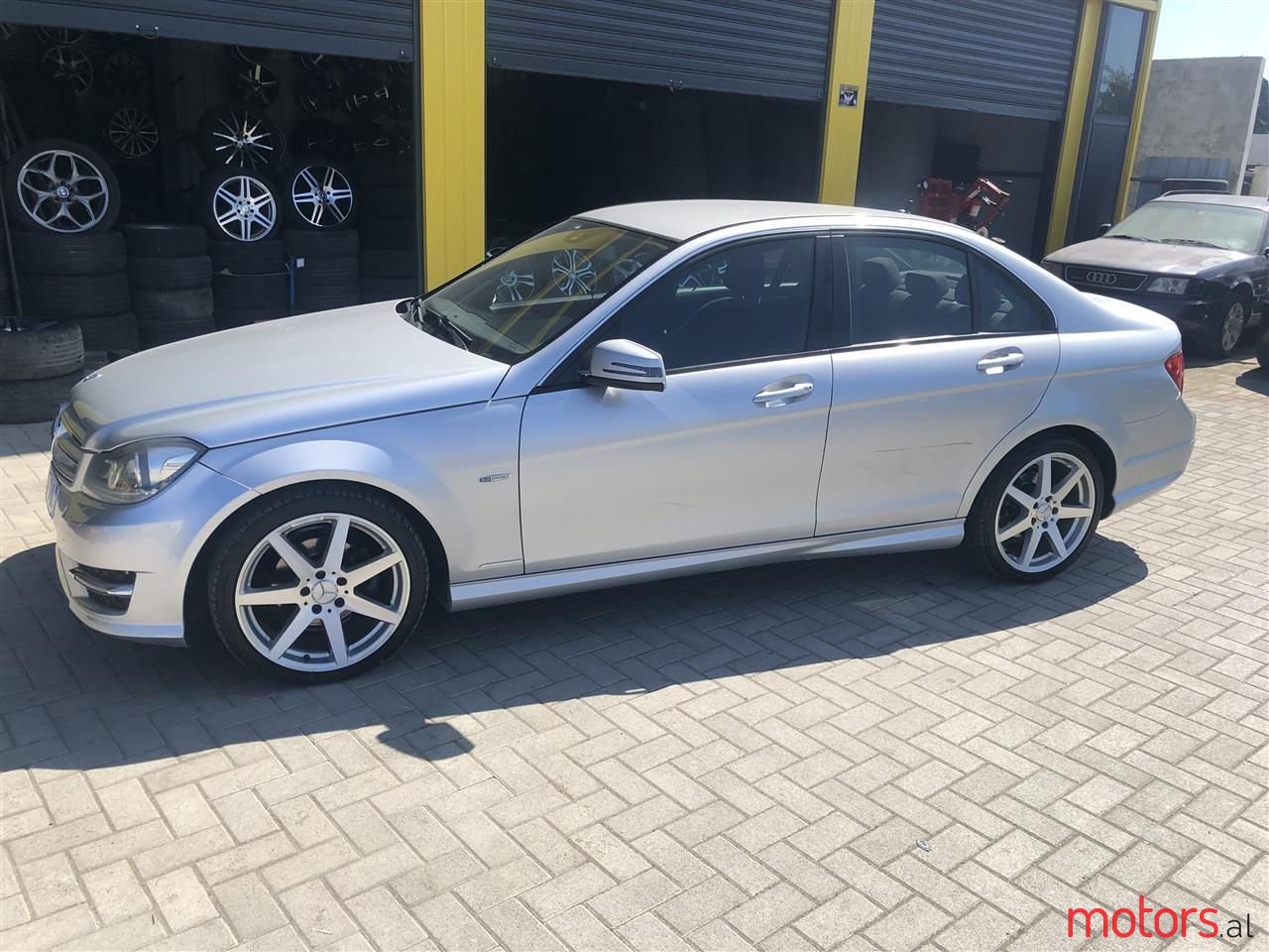 2011' Mercedes-Benz C 220 photo #3