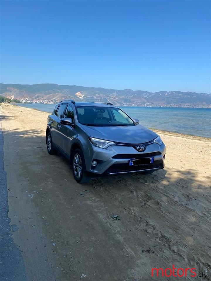 2018' Toyota RAV4 photo #1