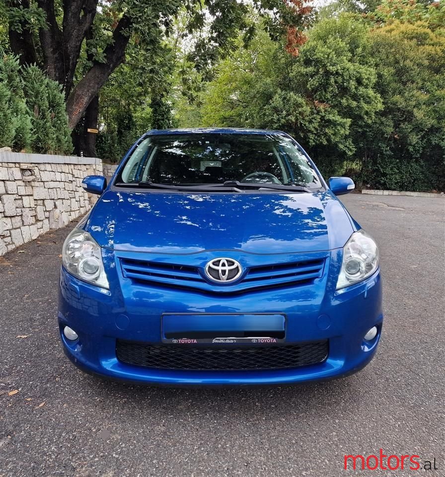 2010' Toyota Auris photo #1