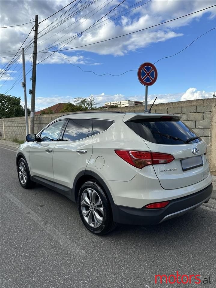 2013' Hyundai Santa Fe photo #4