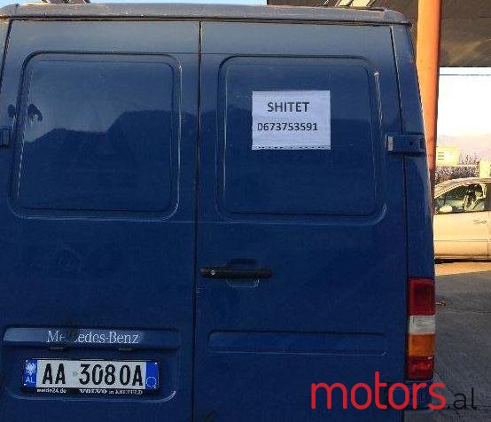 2001' Mercedes-Benz Furgon photo #1