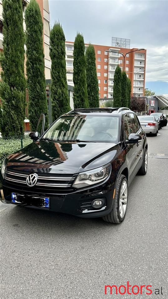 2012' Volkswagen Tiguan photo #4