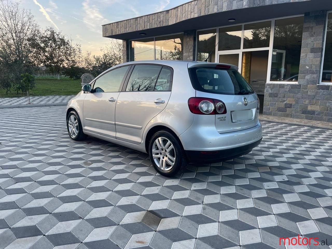 2008' Volkswagen Golf Plus photo #5