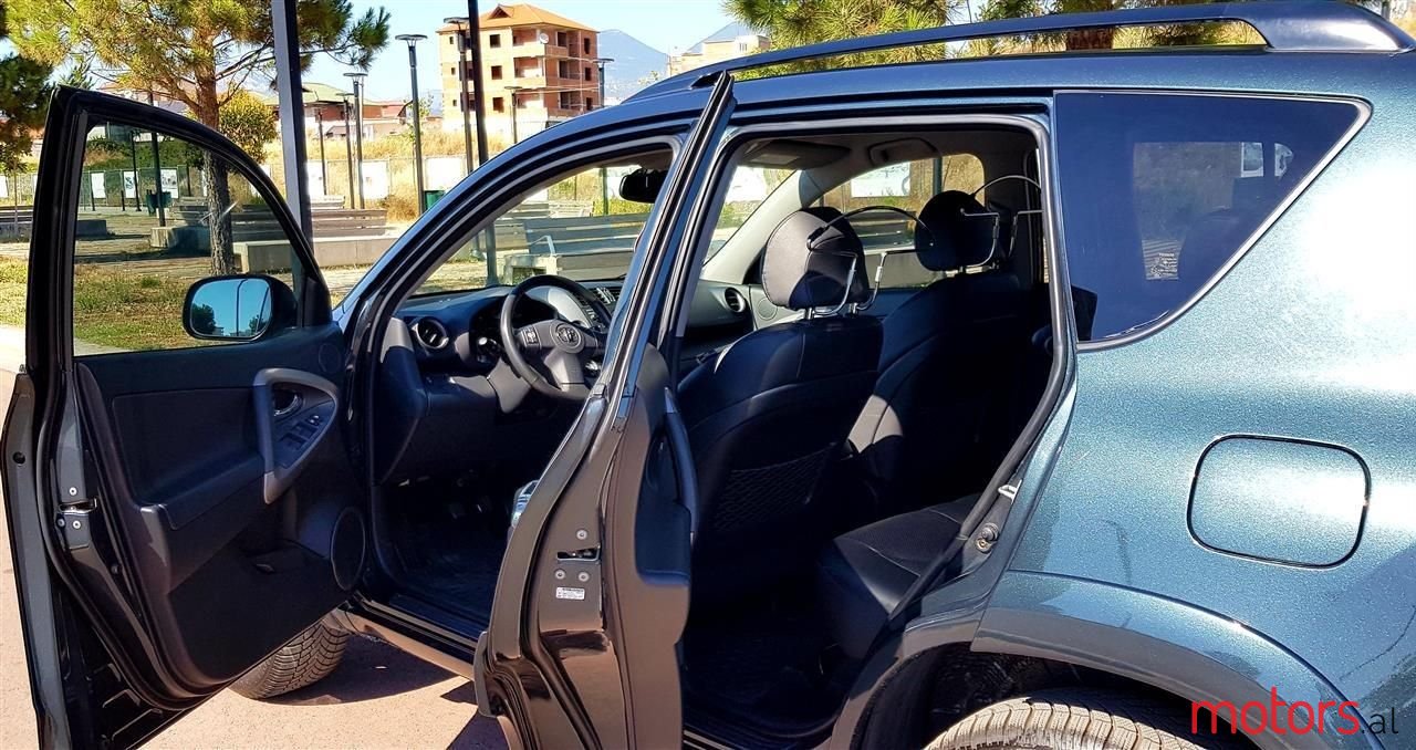 2006' Toyota RAV4 photo #3