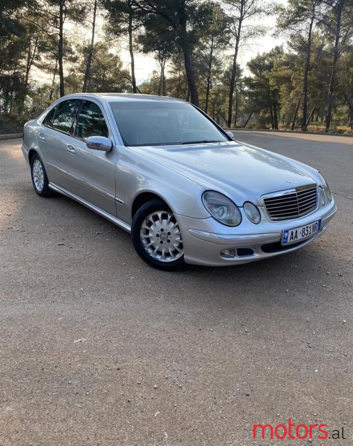 2004' Mercedes-Benz E 270 photo #1