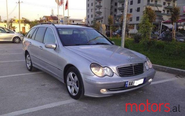 2005' Mercedes-Benz C-Class photo #2