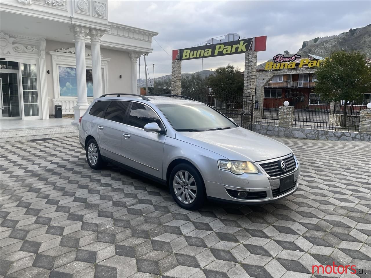 2007' Volkswagen Passat photo #1