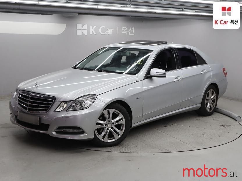 2011' Mercedes-Benz E 220 photo #1