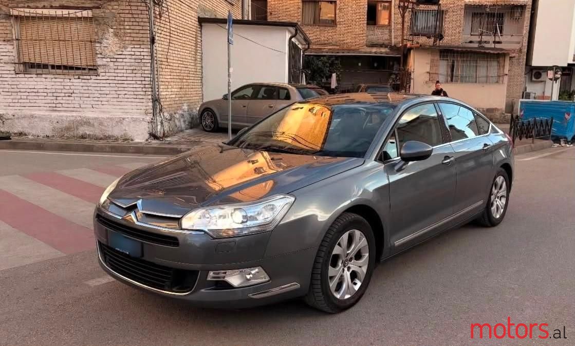 2010' Citroen C5 photo #2