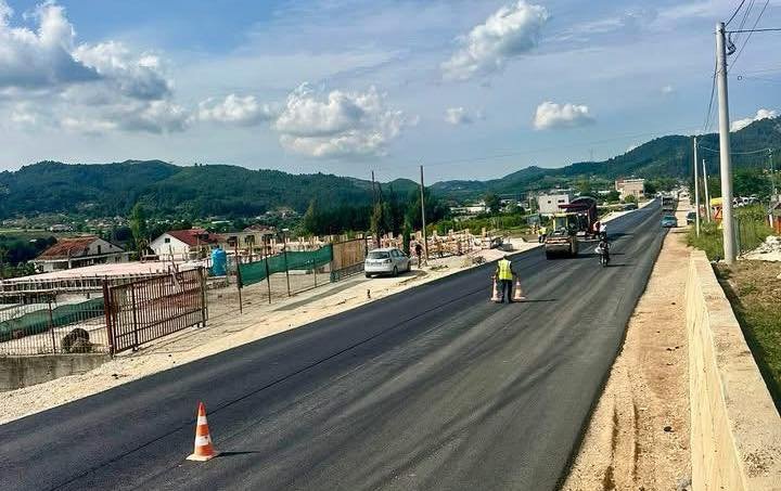 Kantieri i rrugës Tiranë-Ndroq/Rama: Realizimi fizik i punimeve është në masën 38%