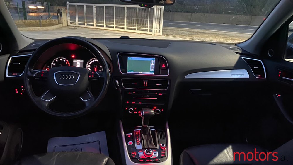 2013' Audi Q5 photo #7