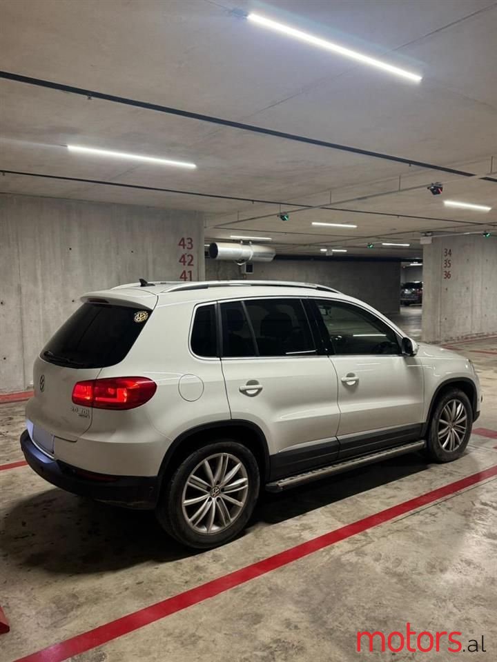 2014' Volkswagen Tiguan photo #2