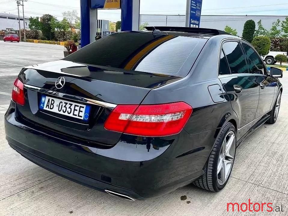 2011' Mercedes-Benz E 350 photo #4