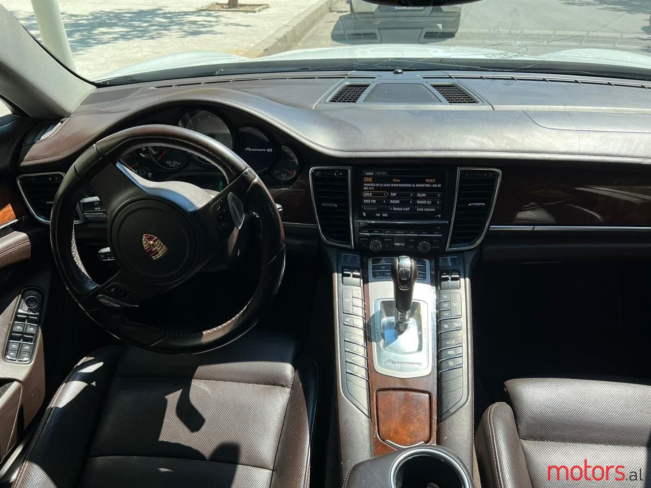 2011' Porsche Panamera photo #2