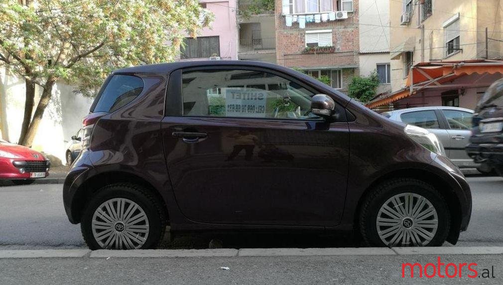 2009' Toyota iQ photo #1