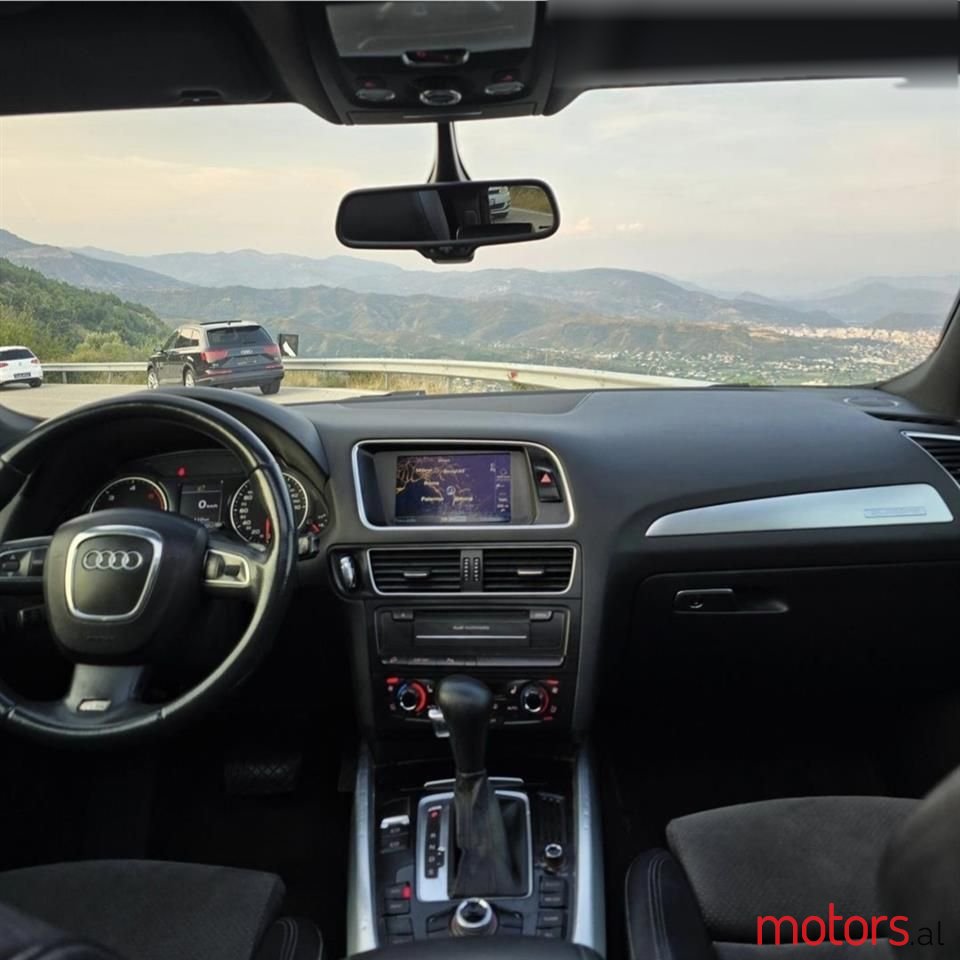 2010' Audi Q5 photo #4