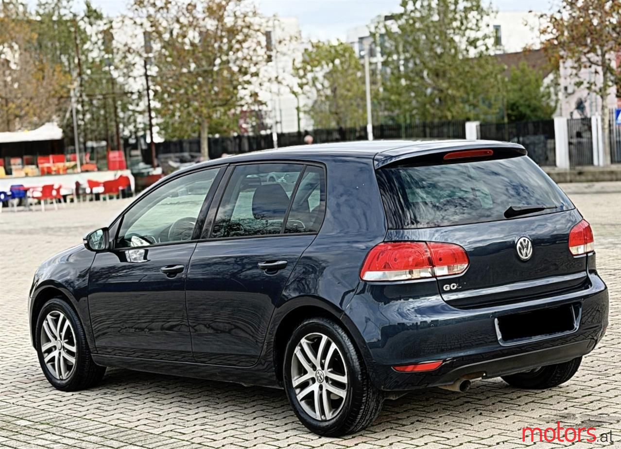 2010' Volkswagen Golf photo #5