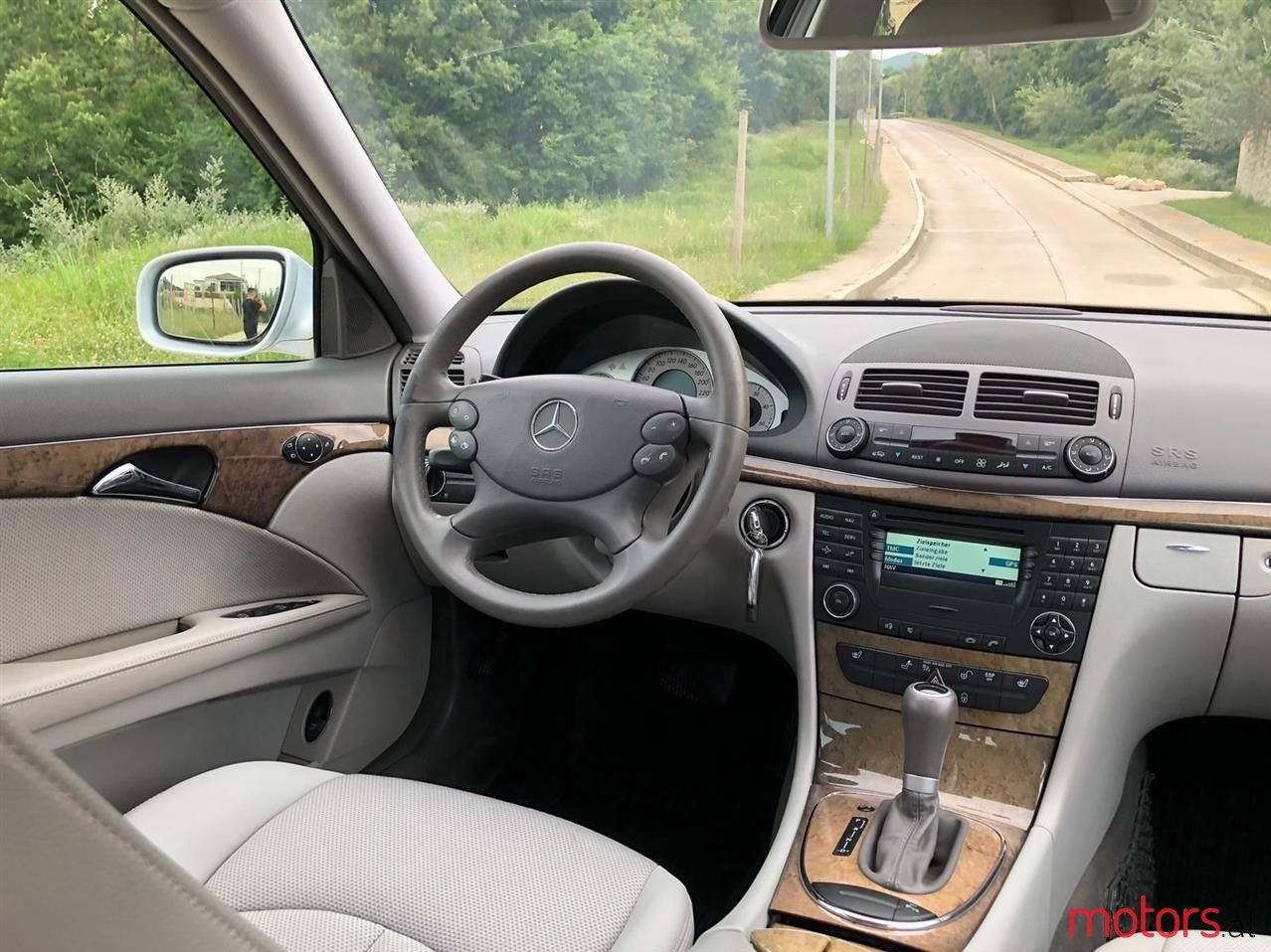 2008' Mercedes-Benz E 220 photo #5