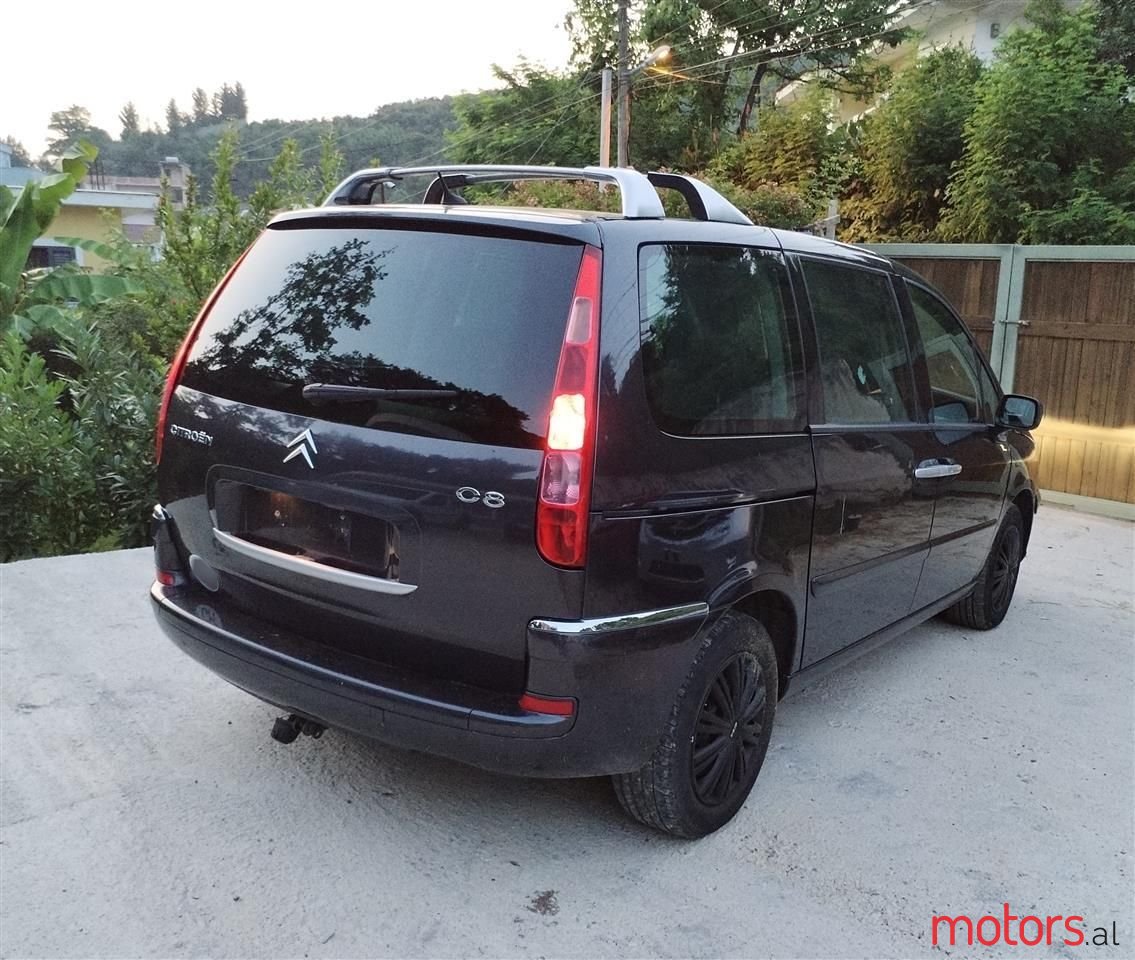 2008' Citroen C8 photo #5