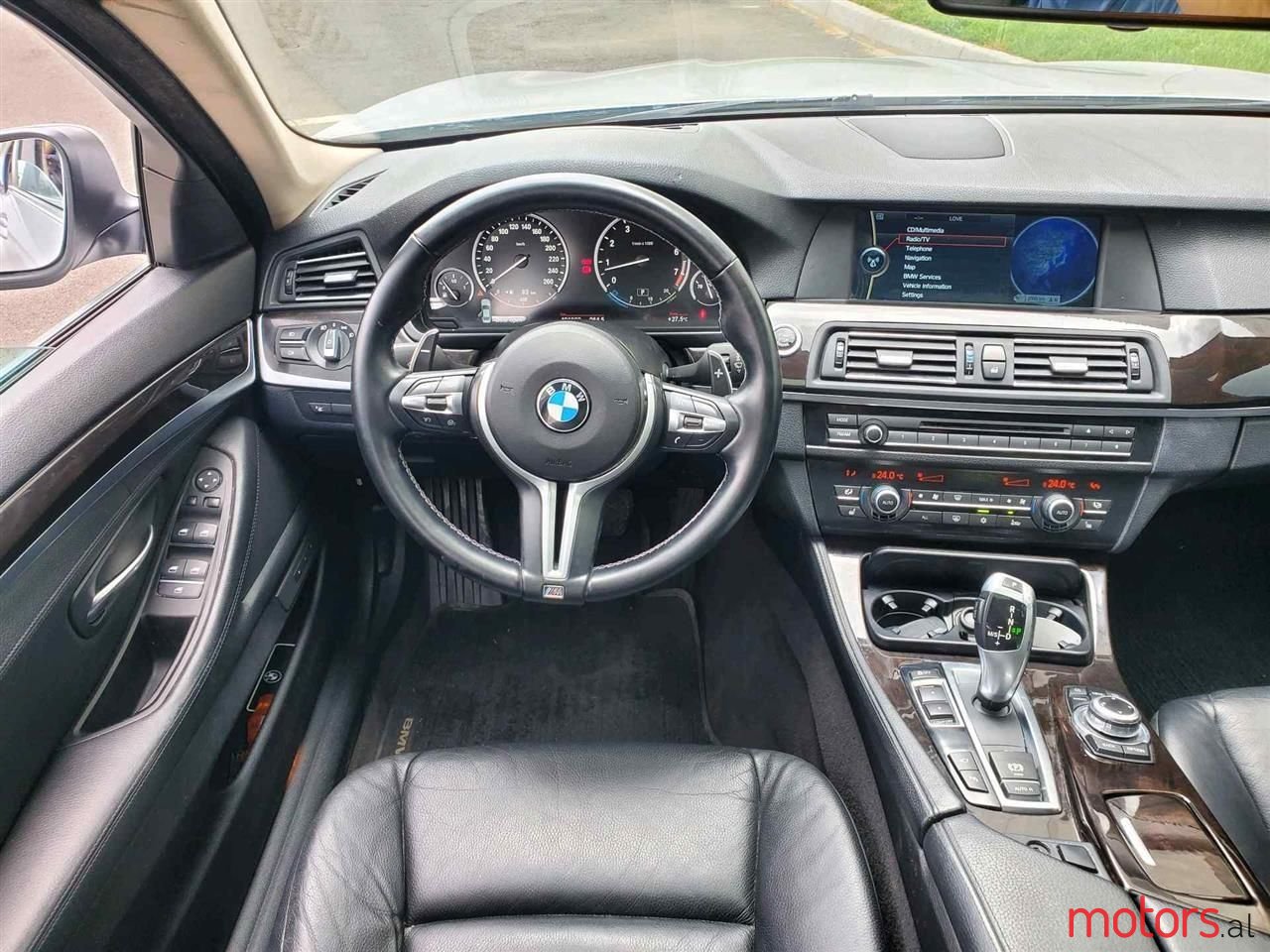 2010' BMW 528 photo #6