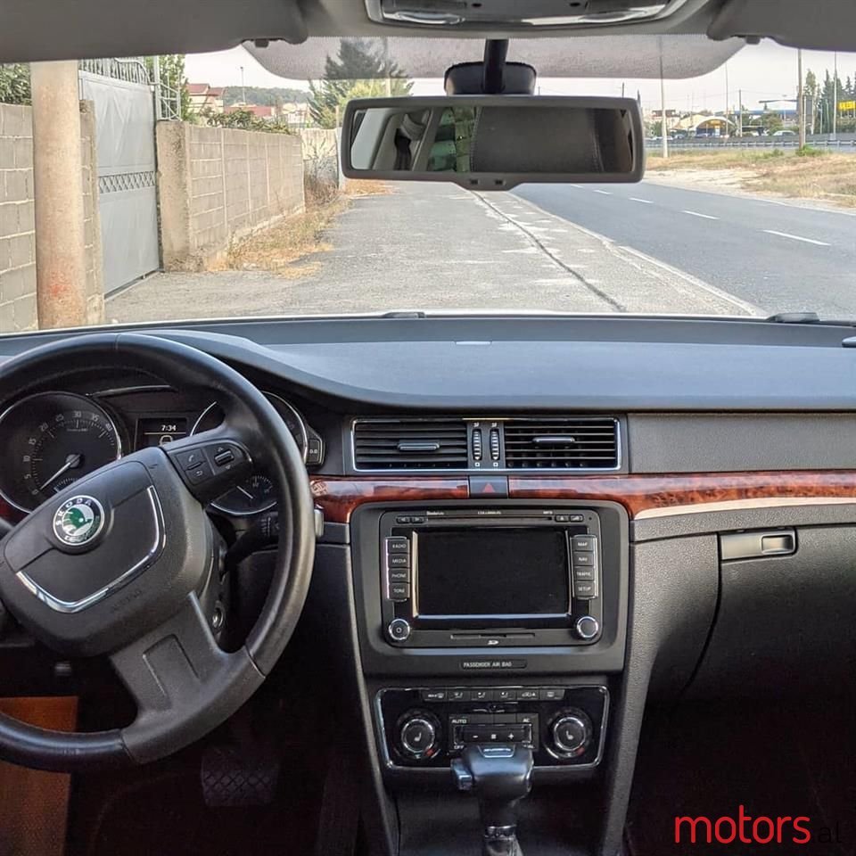 2010' Skoda Superb photo #6