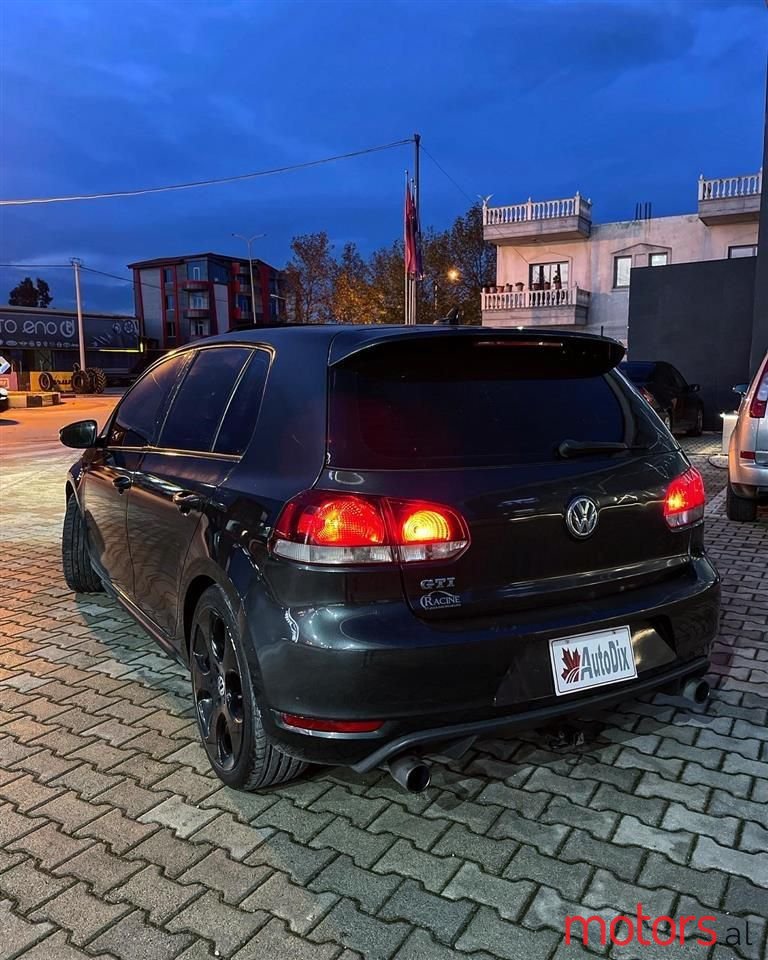 2011' Volkswagen Golf photo #2