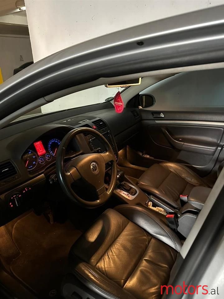 2005' Volkswagen Golf photo #3