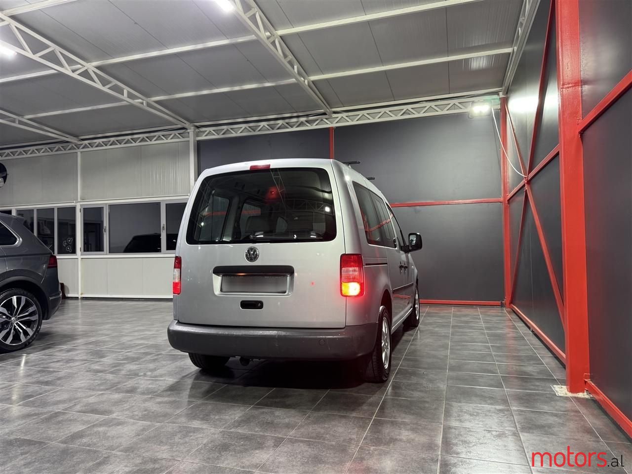 2010' Volkswagen Caddy photo #2