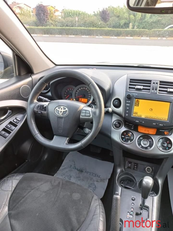 2011' Toyota RAV4 photo #5