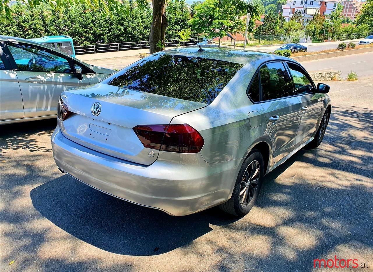 2014' Volkswagen Passat photo #5
