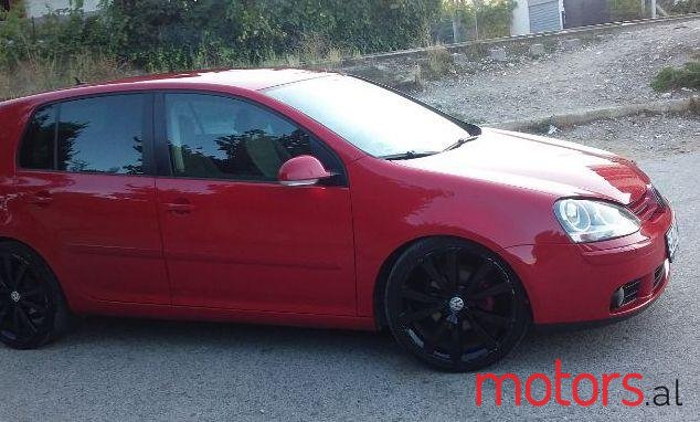 2005' Volkswagen Golf photo #2