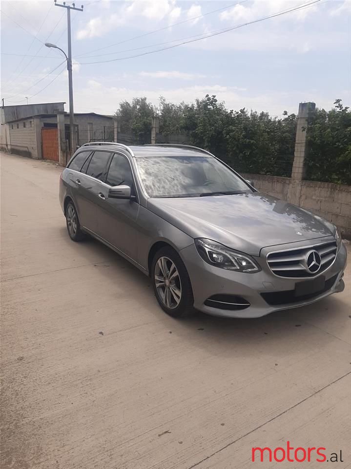 2015' Mercedes-Benz E 250 photo #2