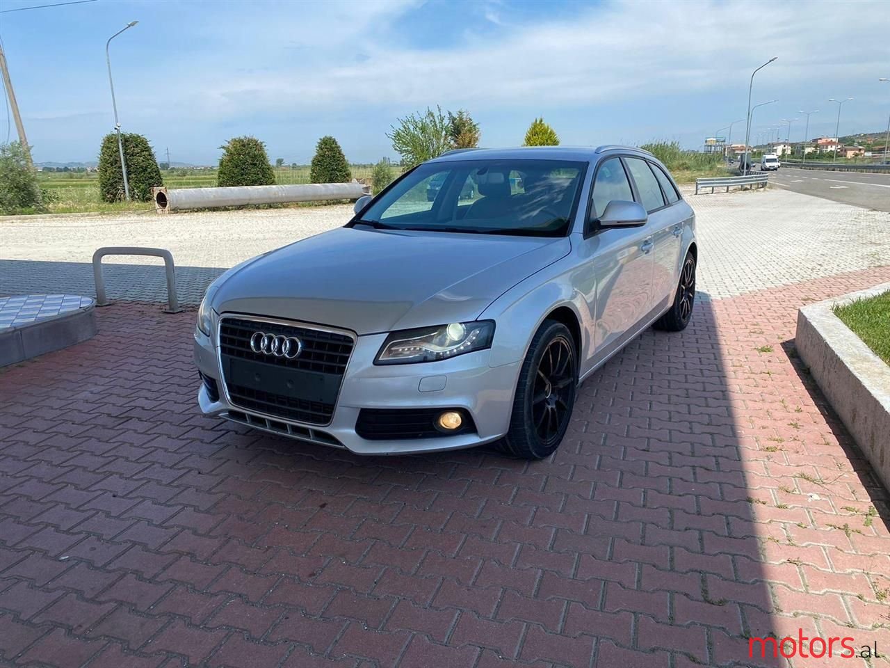 2010' Audi A4 photo #3