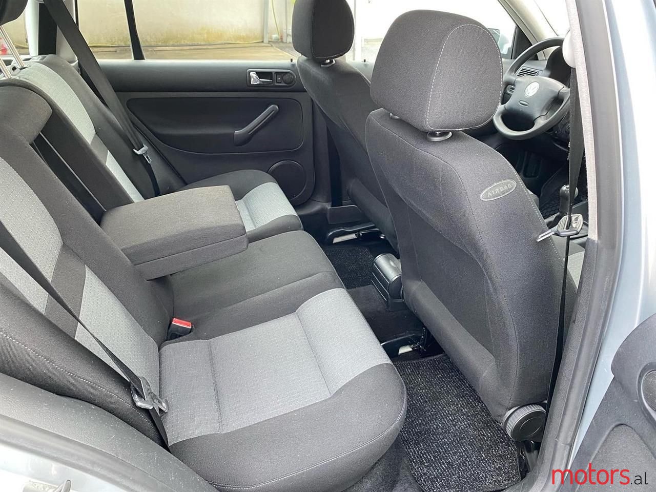 2003' Volkswagen Golf photo #4