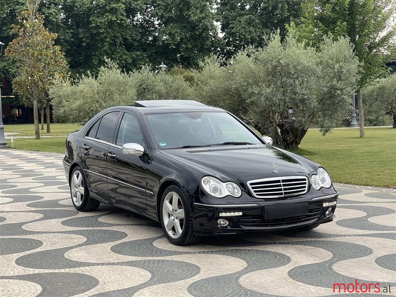 2005' Mercedes-Benz C 220 photo #2