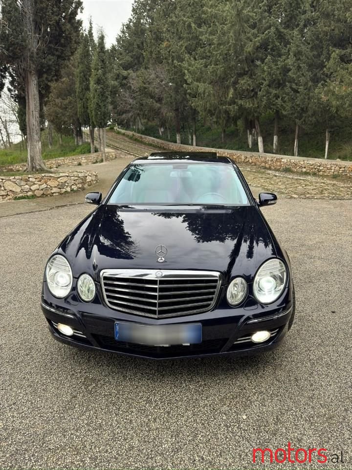 2008' Mercedes-Benz E 200 photo #3