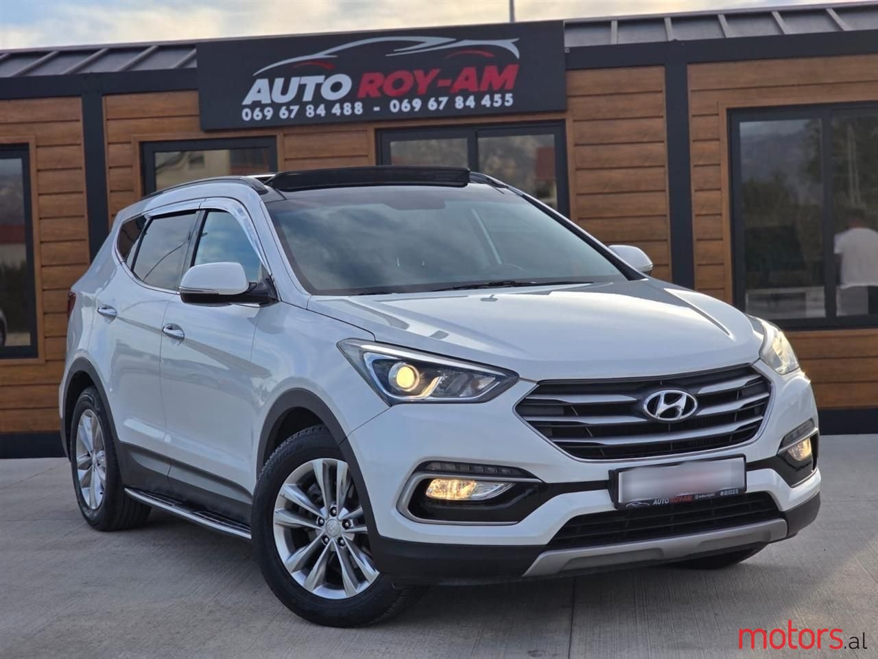 2016' Hyundai Santa Fe photo #1