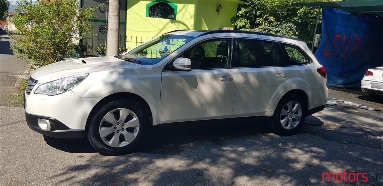 2010' Subaru Outback photo #1