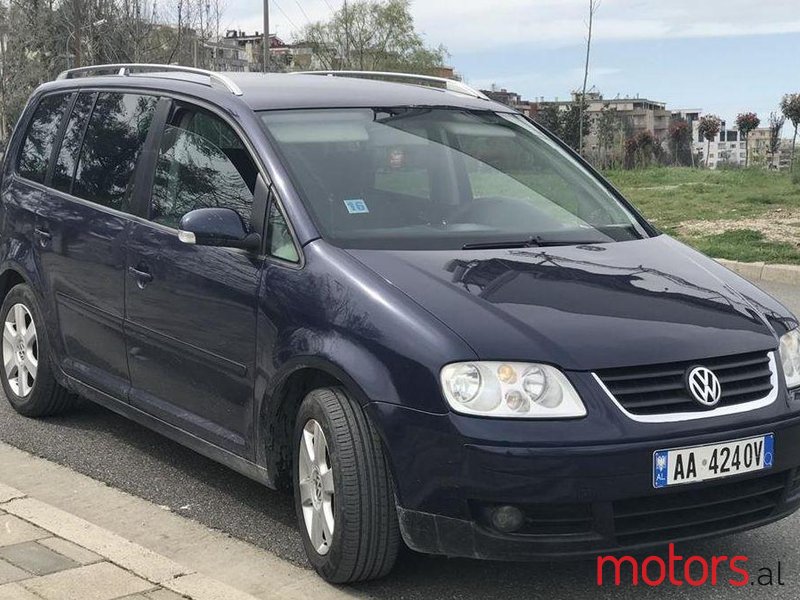 2005' Volkswagen Touran photo #2