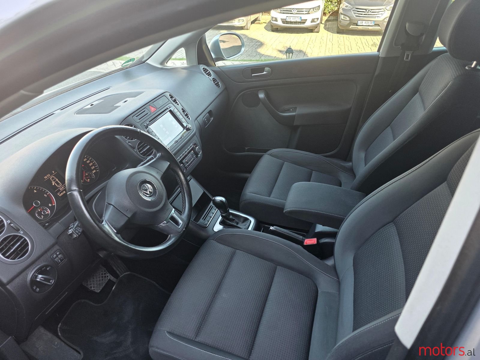 2010' Volkswagen Golf Plus photo #4