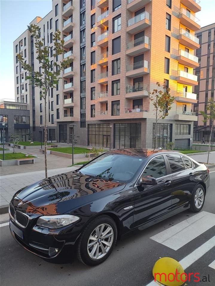 2012' BMW 520 photo #3