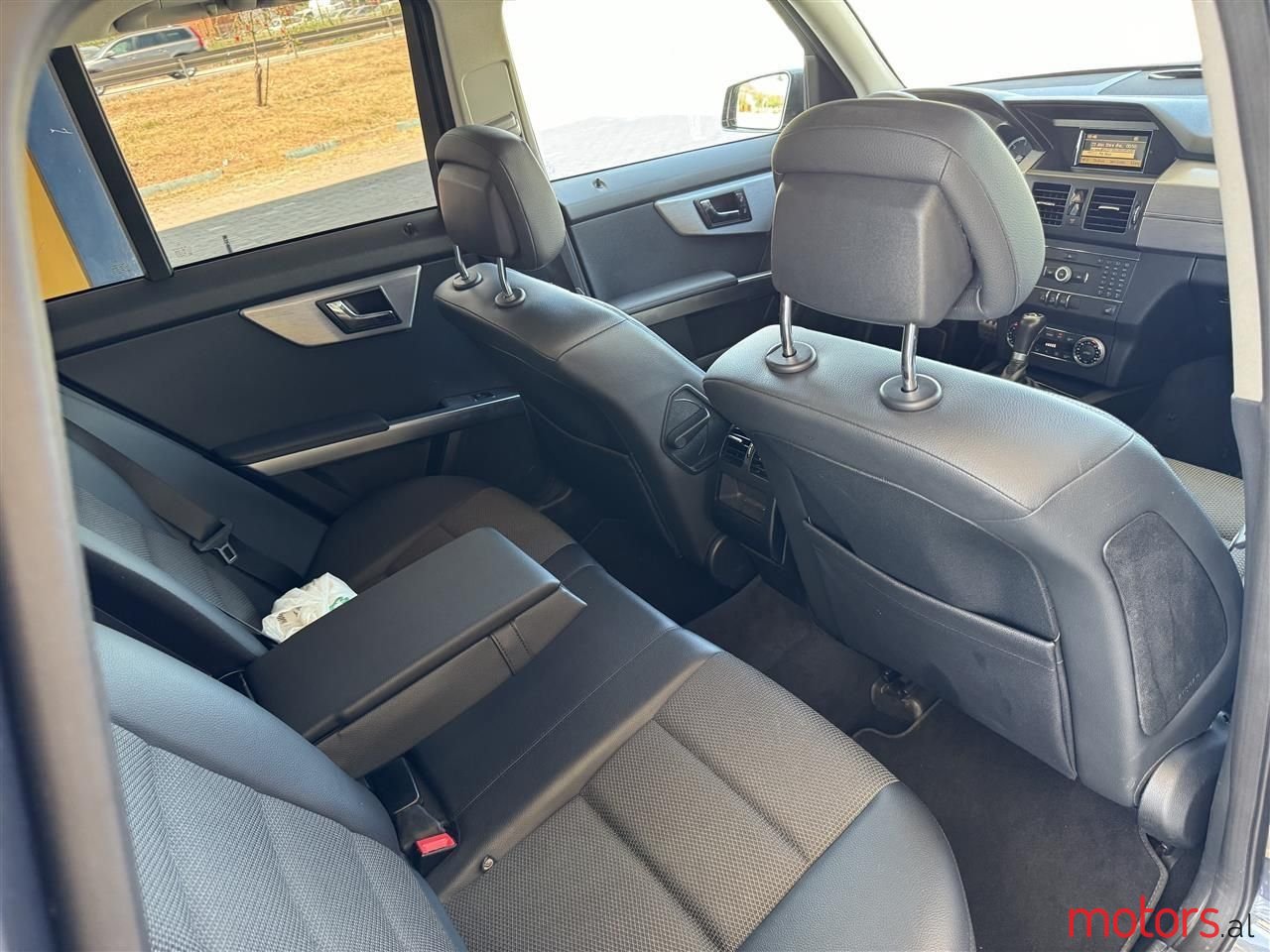 2010' Mercedes-Benz GLK 350 photo #5