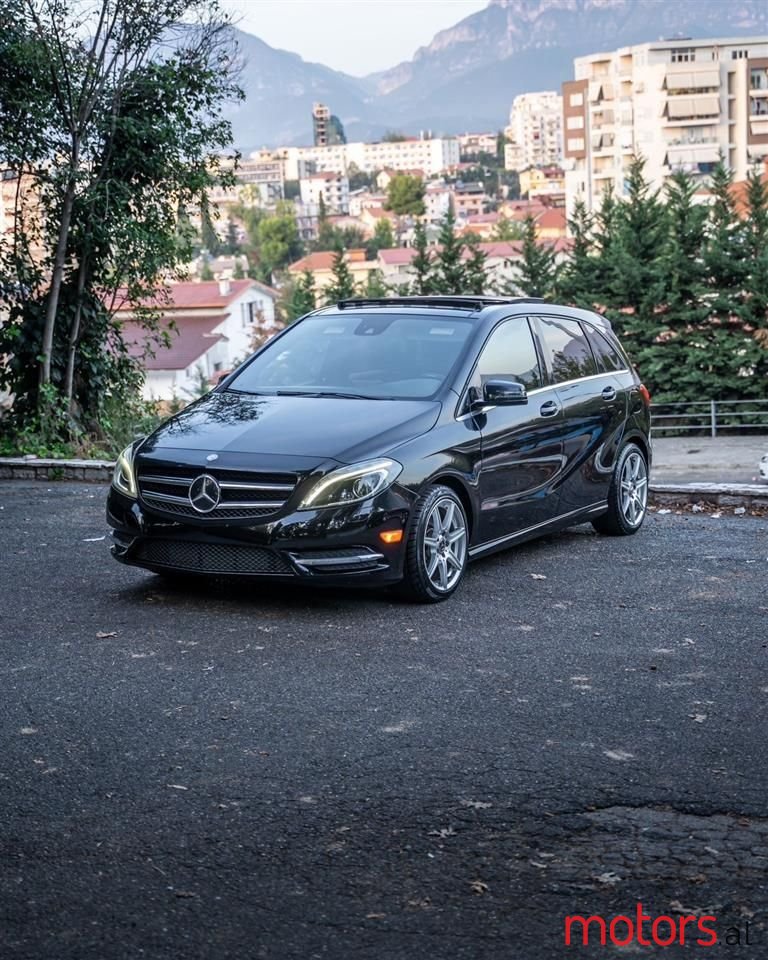 2013' Mercedes-Benz B 250 photo #1